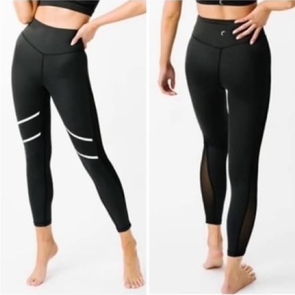 Zyia black reflective light n tight mesh leggings - Picture 4 of 6